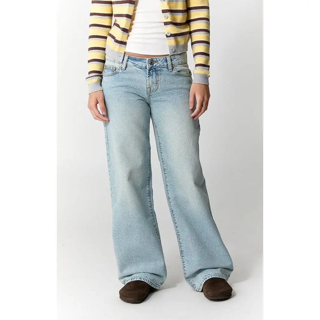 Pacsun Women's Zoe Low Rise Girlfriend Jeans Light Indigo Wash